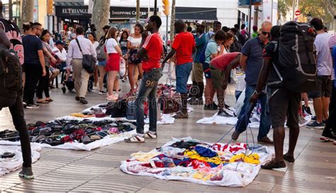 MERCADO DE FALSIFICACION en Marruecos (STREETWEAR) .